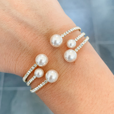 THREE TEAR PEARL & SPARKLING BRACELET