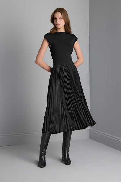 SLEEVELESS PLEATED FABRIC MIDI BLACK KNIT DRESS