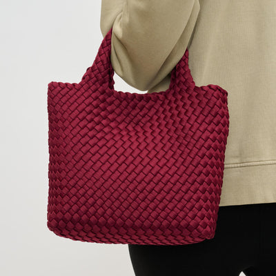 WOVEN SMALL TOTE, WINE